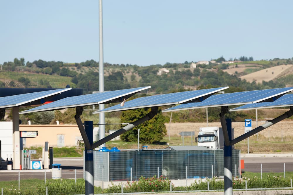 US lawmakers introduce bill to block Chinese solar makers from claiming subsidies