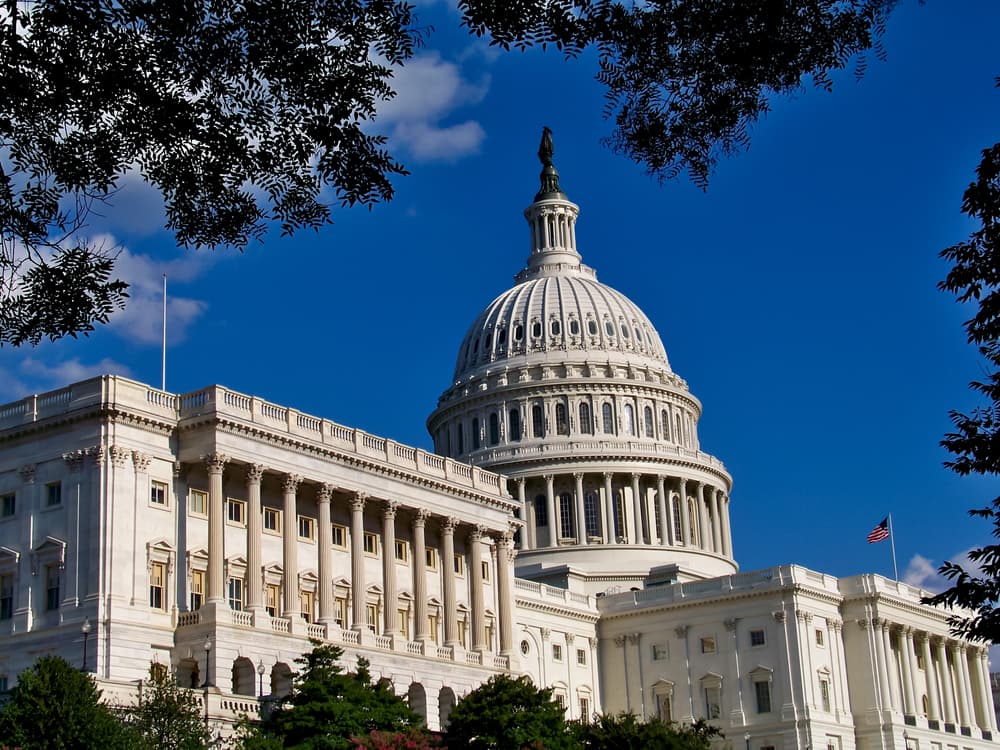 Analysis shows nearly 25% of US lawmakers deny climate change amid rising public alarm