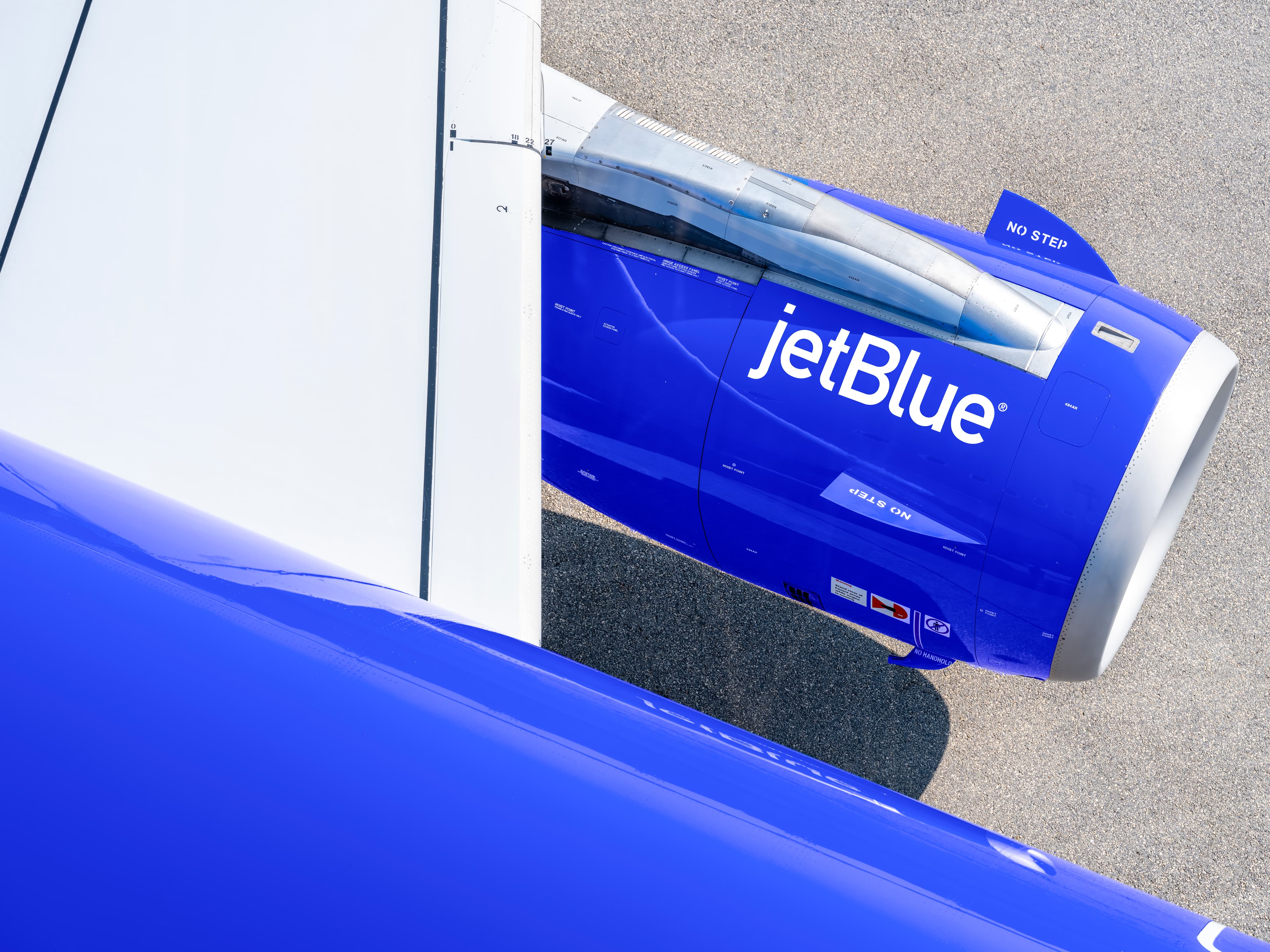 JetBlue and World Fuel Services announce first regular supply of blended SAF at JFK