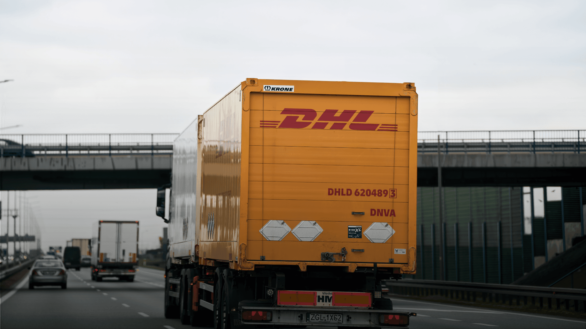 DHL Group Expands Partnership with Neste to Reduce Emissions in Logistics