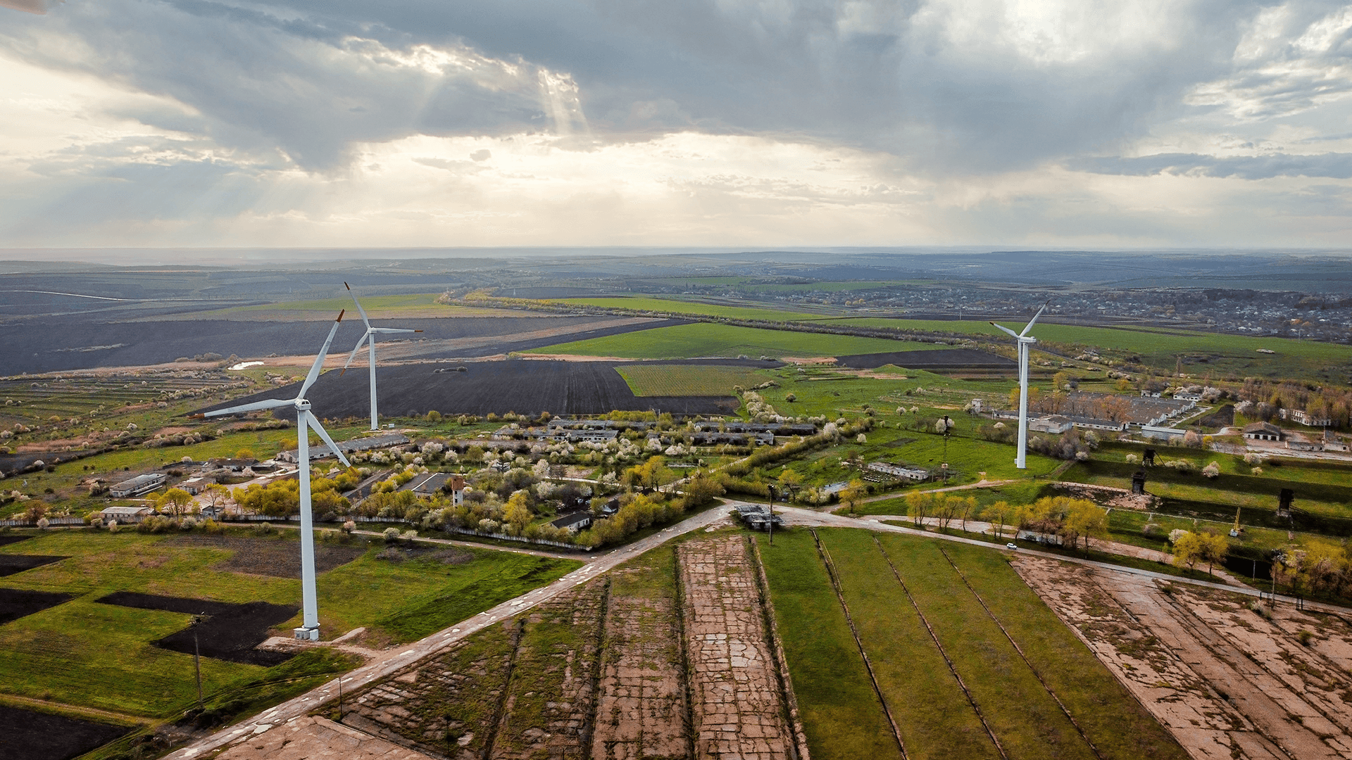 Suzlon and Torrent Power Reach 1 GW Wind Energy Milestone with New 486 MW Hybrid Order