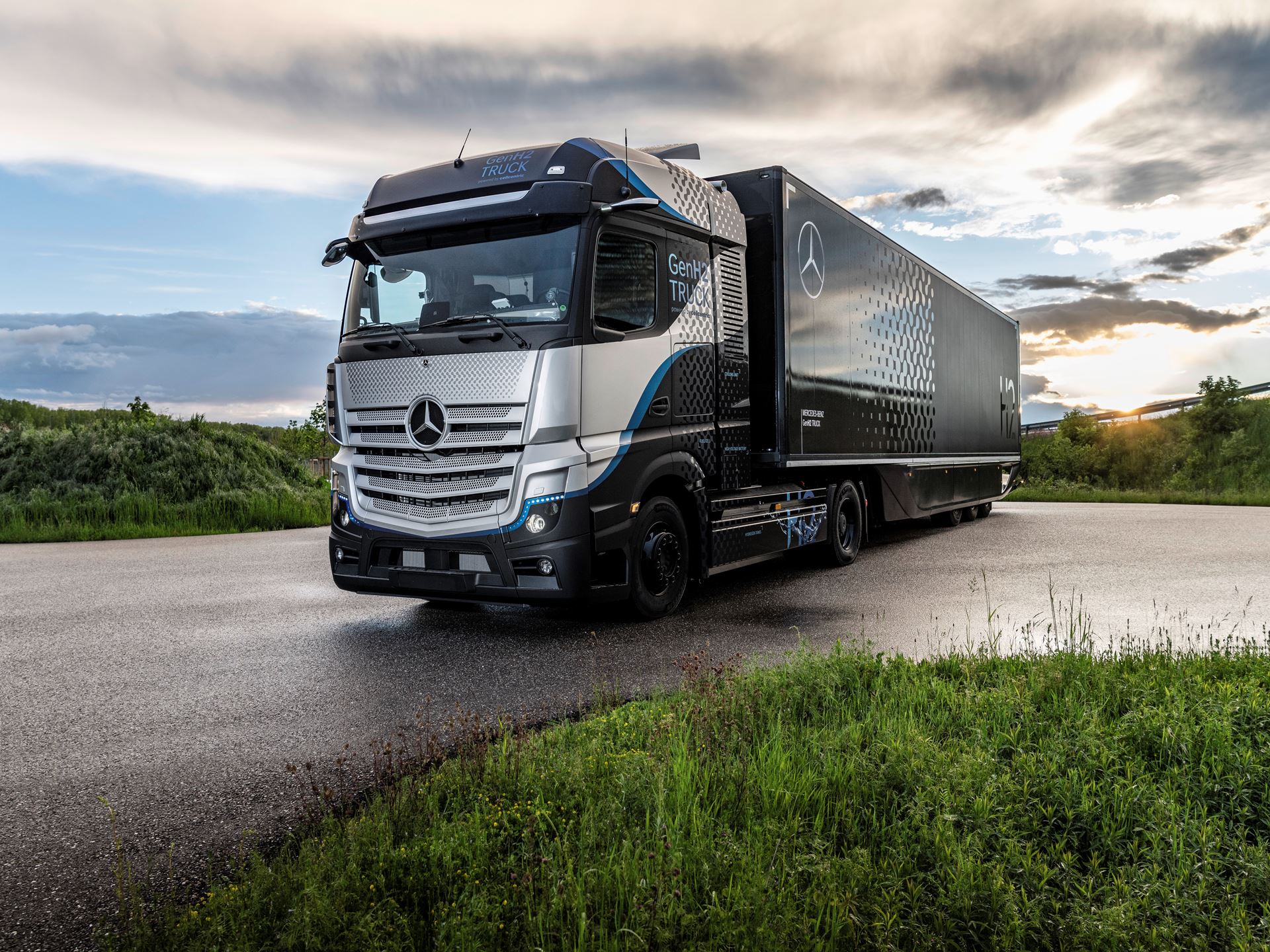 Daimler Truck & Abu Dhabi to explore Gulf’s green hydrogen supply