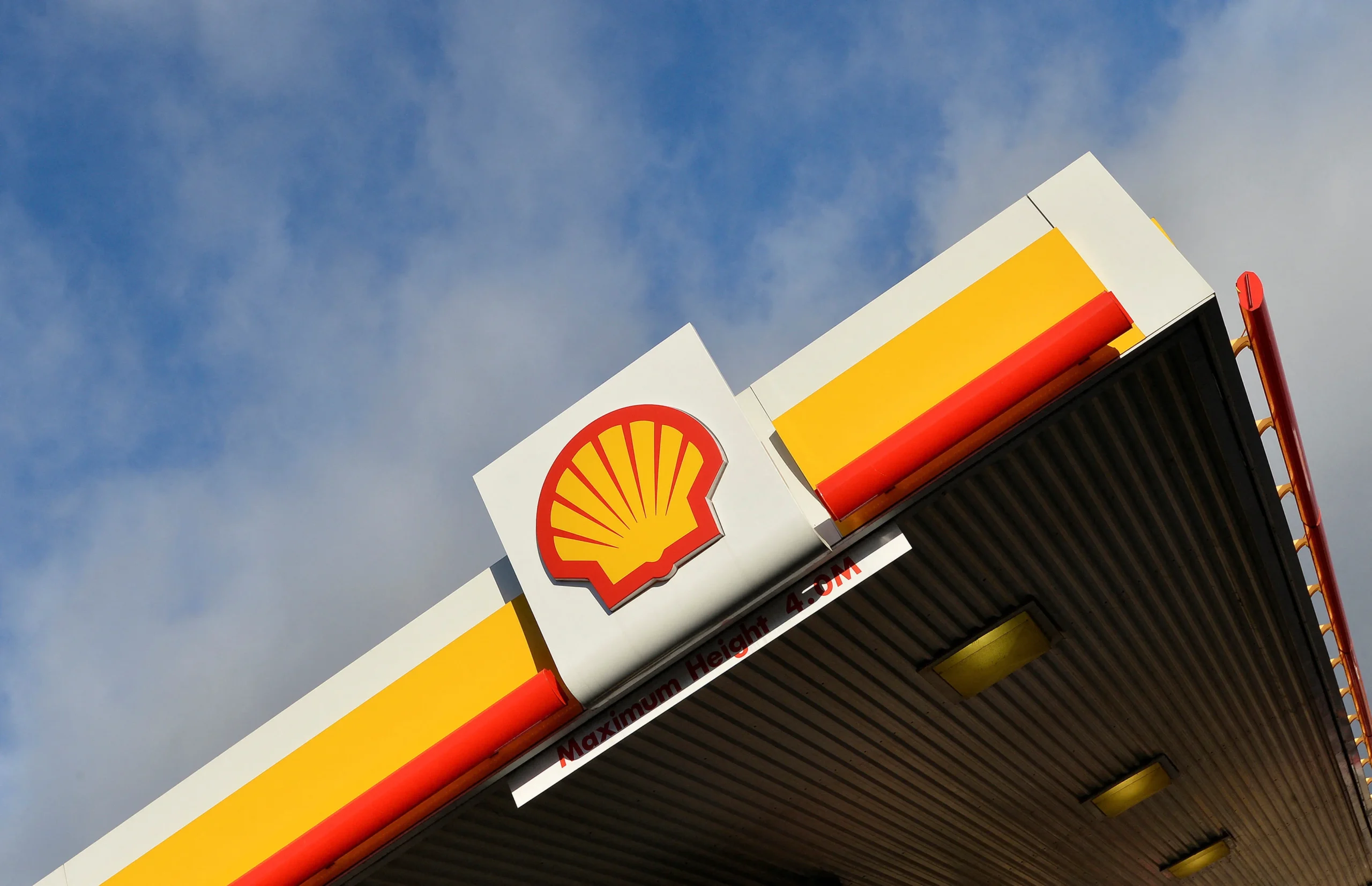 27 major investors co-file climate resolution at Shell