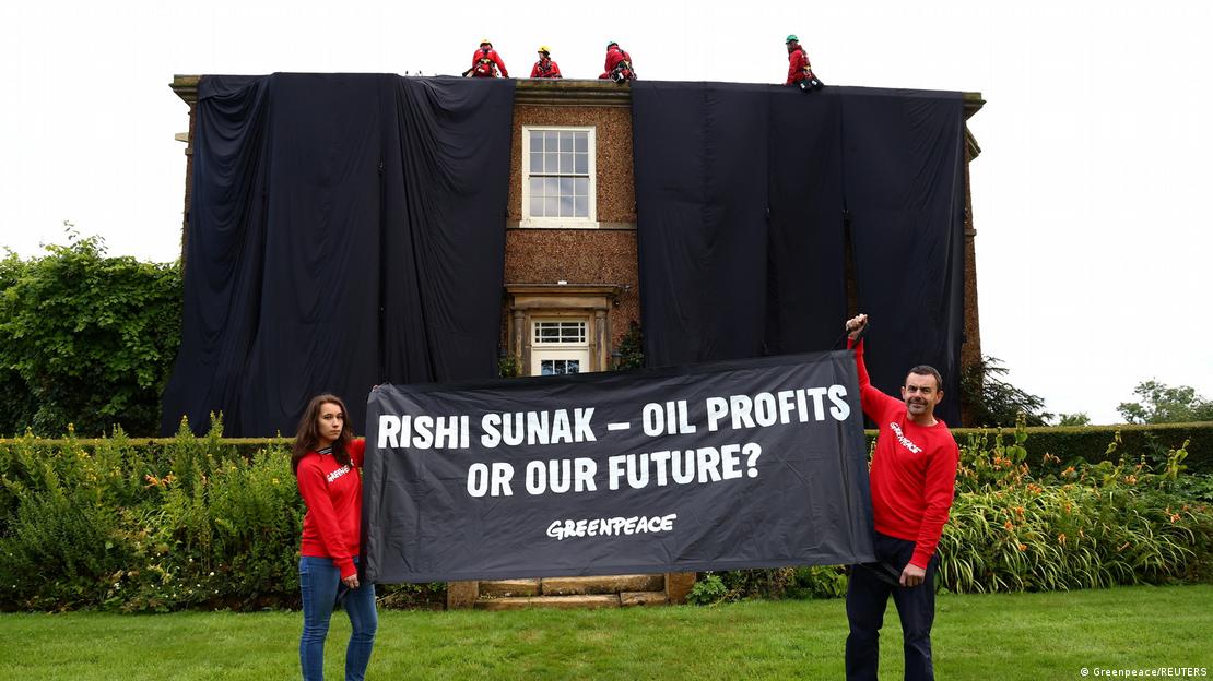 Protest at PM Sunak's residence lands climate activists with criminal charges