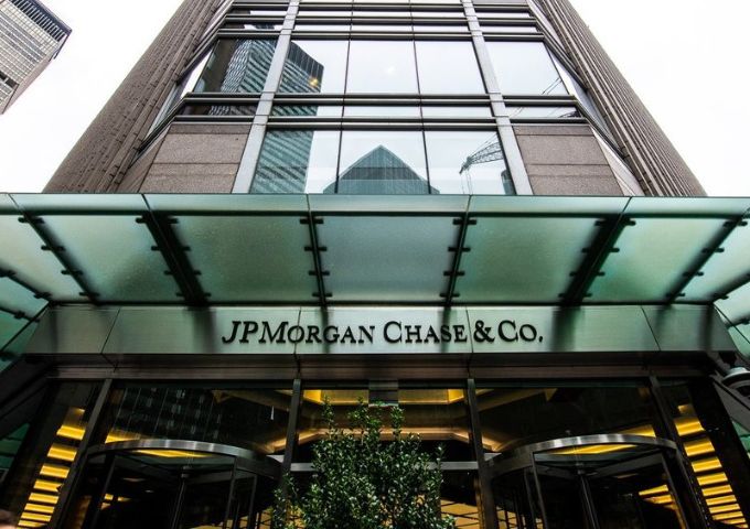 JPMorgan, BlackRock backs out of biggest climate-investor group