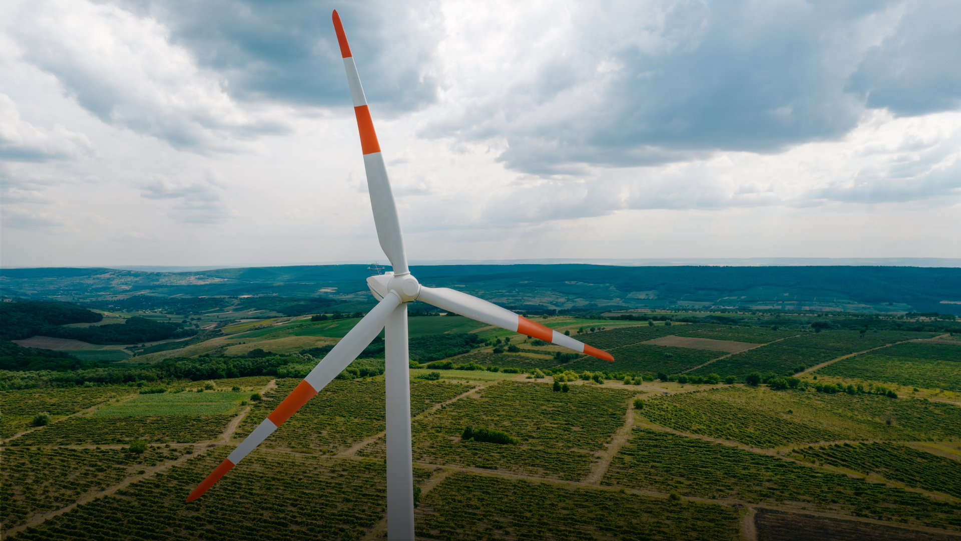 Suzlon supplies 201.6 MW wind energy order in Madhya Pradesh, reinforcing its leadership in India’s renewable energy transition.