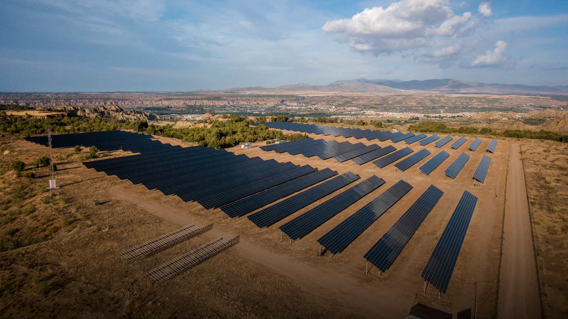 Aspen Power secures strategic financing from Carlyle, BMO, and MUFG to accelerate the development of its renewable energy project pipeline through 2025.